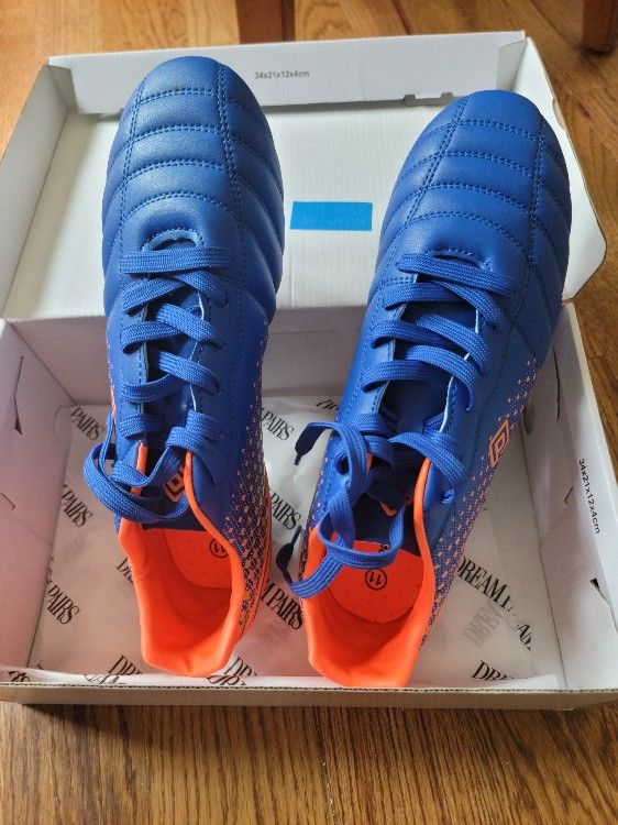 New Super Light Size 11 Soccer Shoes