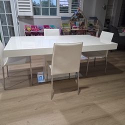 WHITE DINNING TABLE WITH CHAIRS