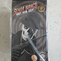 Mezco senor blanco white skull