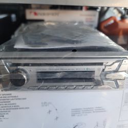 BRAND NEW NEVER USED MARINE RADIO WITH BLUETOOTH 