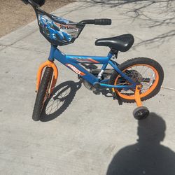 Hot Wheels kids bike with training wheels