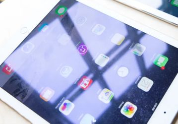 IPAD AIR 2 FOR TRADE OR SALE (READ DESC)