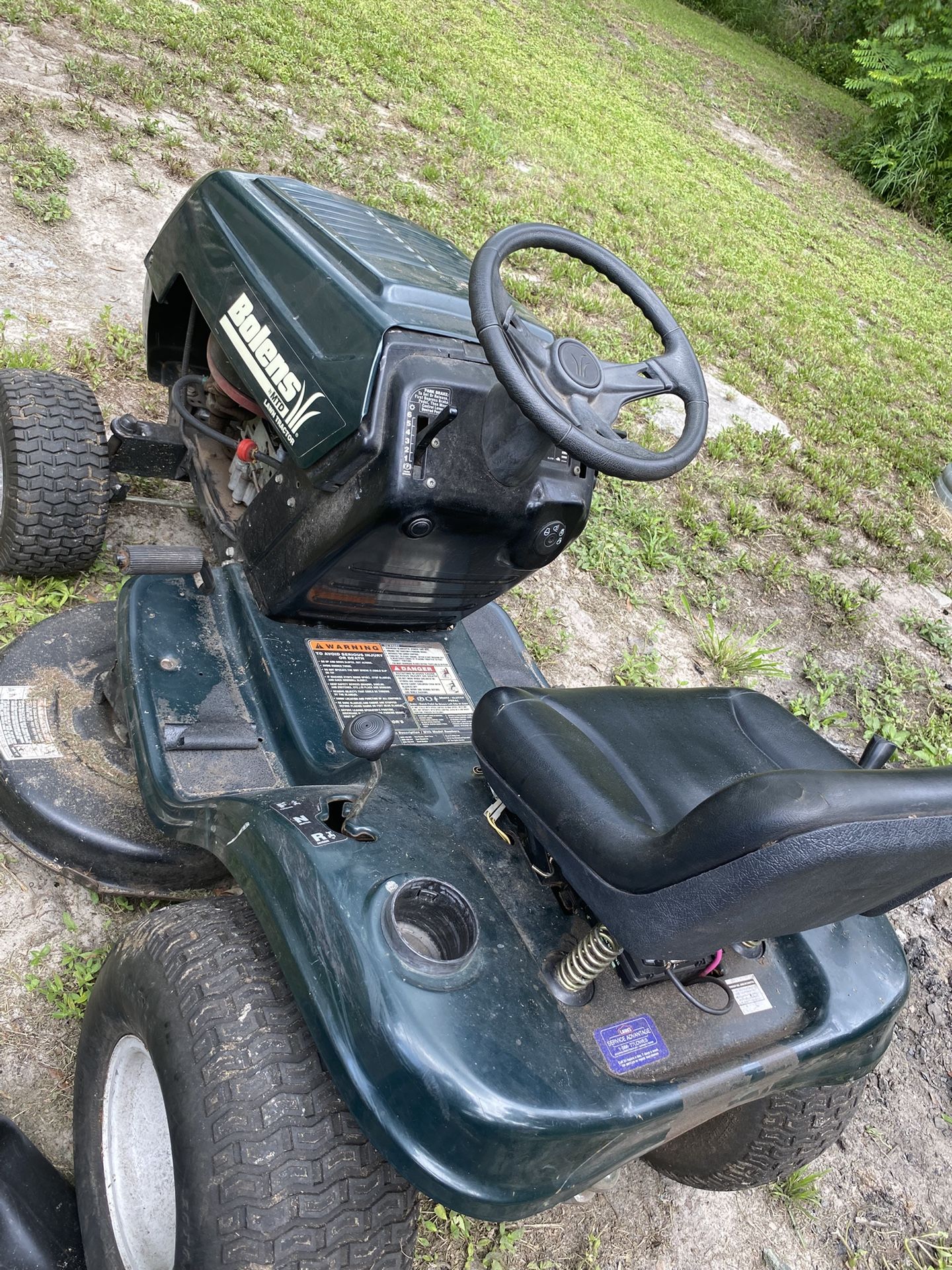 Lawnmower Rider runs needs belt needs to be tight on the Pto asking $175 Located amount Dora Fla