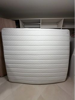 Helix Plus, Cal King, Cover: Original Cover, Top Layer: Standard Layer Like New, Perfect Condition