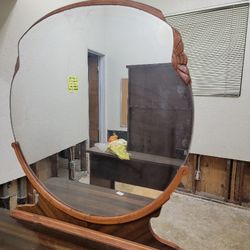 BEAUTIFUL DRESS & MIRROR