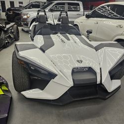 2018 POLARIS SLINGSHOT ( OREO)