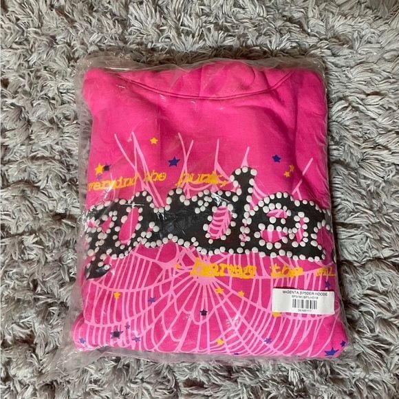 Pink Sp5der outfit