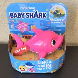 Singing and Swimming  Robo Alive Junior Baby Shark Bath Toy