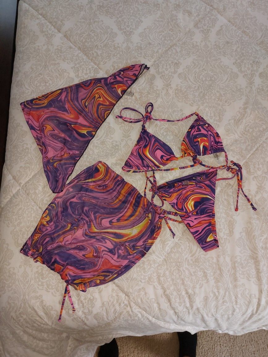 New 4 Piece!! Bikini Size LARGE W/ Sarong And Skirt. See Photos. Cash Pickup Only