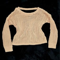 ✅️ Long Sleeved Crochet Apricot Blouse• Size S- Loose Fit• Great Condition• $8firm 
