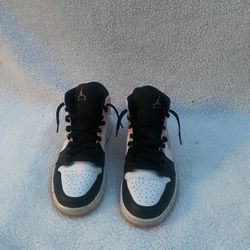 Pink, White, And Black Womens Air Jordan 1’s Perfect Condition 