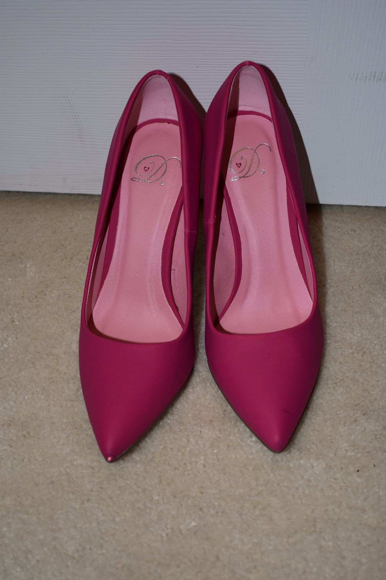 Size 7 pink heels - price not negotiable - pick up only