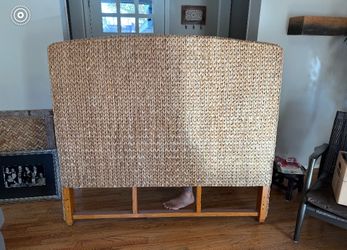 Pottery Barn Queen Sized Seagrass Headboard