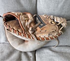 Vintage Regent Leather Catchers Mitt Baseball Glove Old Sports Display
