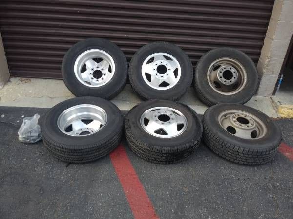 6 Alcoa chevy or gmc 16 inch dually wheels with tires for Sale in
