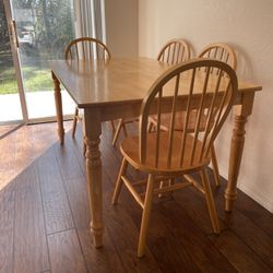 Dining Room Table (4 Chairs)