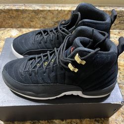 AIR JORDAN 12 RETRO (GS)  BLACK/BLACK-WHITE-TAXI  NOIR/BLANC/TAXI/NOIR  SIDE= 6/ 5Y