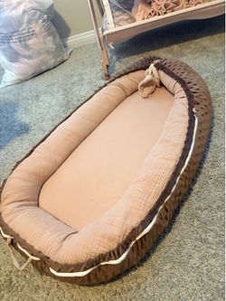 beige Bearmoss baby nest
