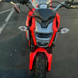 Fully Automatic // 150 CC Street Legal Motorcycle 
