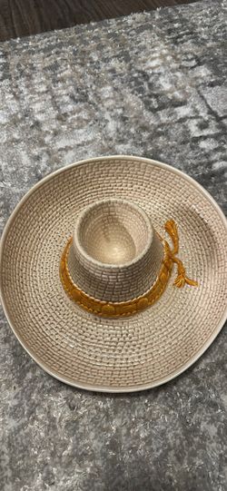 Ceramic hat chip and dip platter