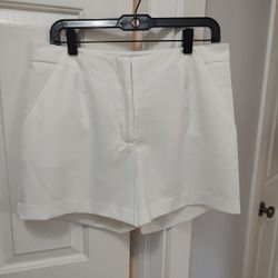 Women's Snow White Shorts New With Tags (10) Harve Bernard reg:$ 60