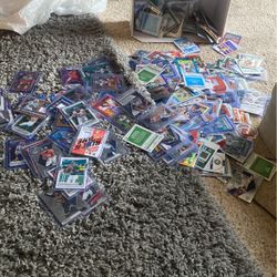 LOADS OF TOPLOADED NBA+NFL ROOKIE CARDS