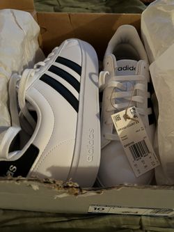 Men’s Adidas grand Court, 2.0. NIB