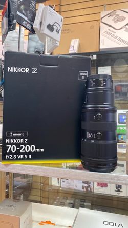 Nikon Z 70-200mm f2.8 VR S II.  Open box