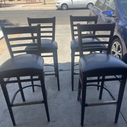 4 High Chairs