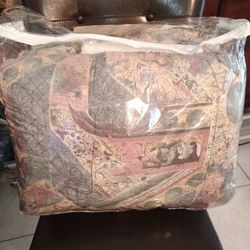 King Size Comforter Set And Glass Punch Bowl