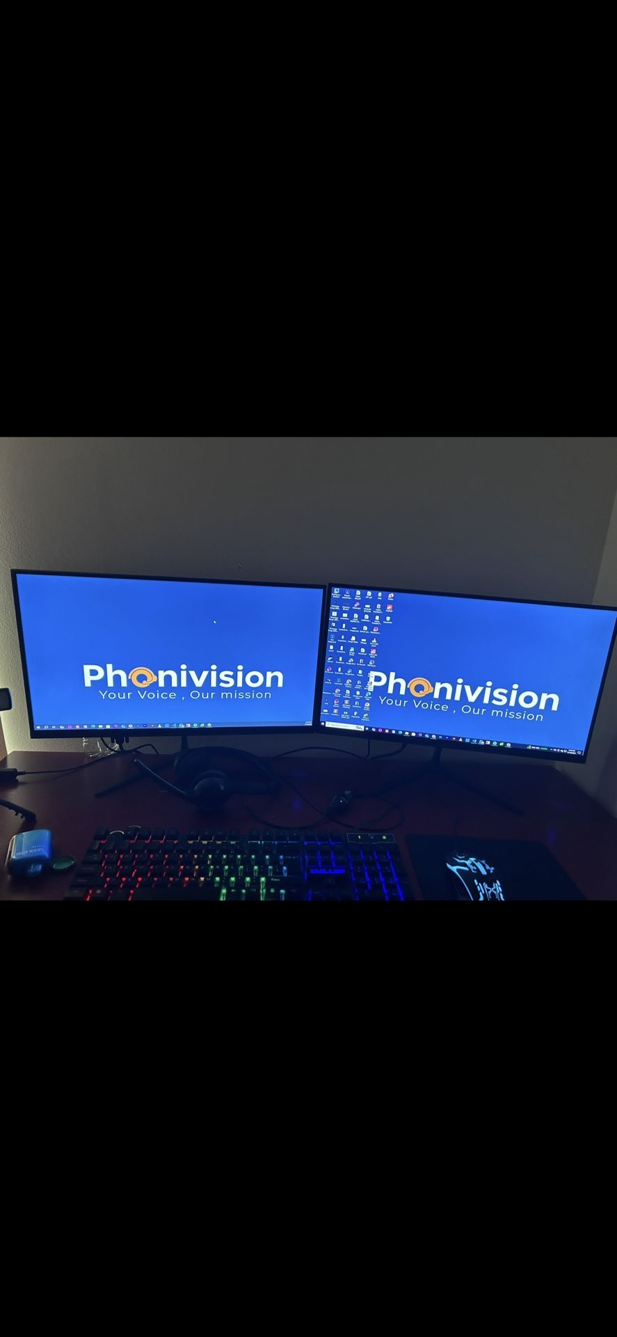 2 Monitors Packardbell 24 Inches With Cable