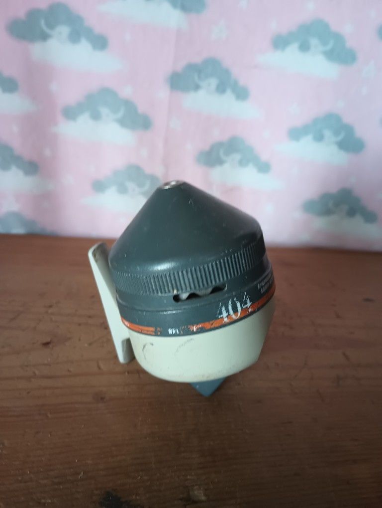 404 Zebco Fishing Reel 