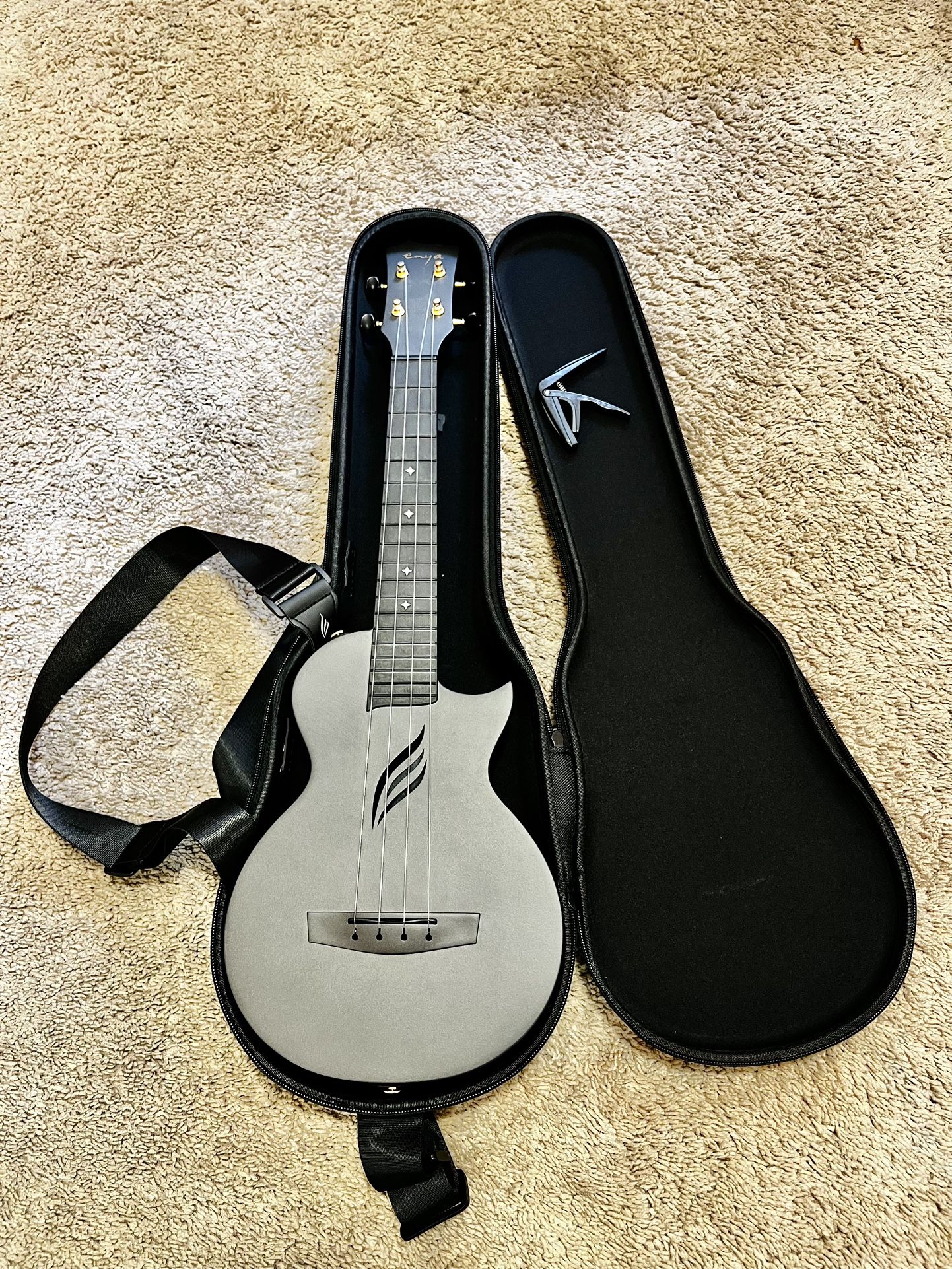 Enya Concert Ukulele Nova U 23’’ Carbon Fiber Ukulele (Black