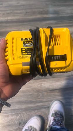 DeWalt DCB118 20V Max Battery Charger