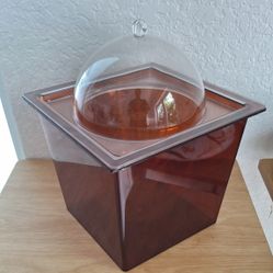 Rare Vintage Acrylic 3 piece Lucite Faux Tortoise MCM Vintage Dome Ice/champagne Bucket
Load with ice and put the insert in, add your bottle, more ice