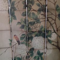 Oriental privacy screen, birds and greenery