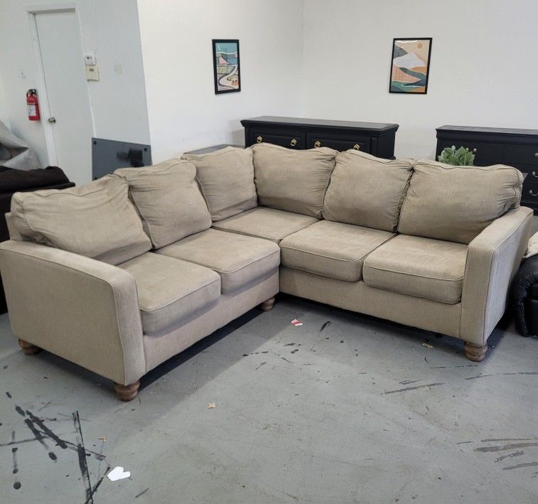 Biege Sectional Couch Sofa 