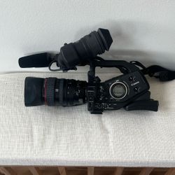 Canon XL H1 HD Camcorder + Case – Great Condition!