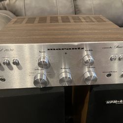 MARANTZ Model 1030 Vintage Stereo Amplifier * Powers On Lights Up! Parts/Repair