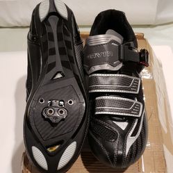 NIB Gavin Bike shoes, M 7, W 8.5, EU 40