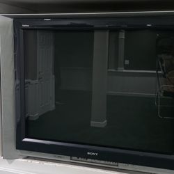 Free Sony Trinitron - Local Pickup only