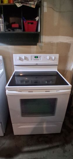 Whirlpool White Glass Top Range (stove/oven) - Can Deliver