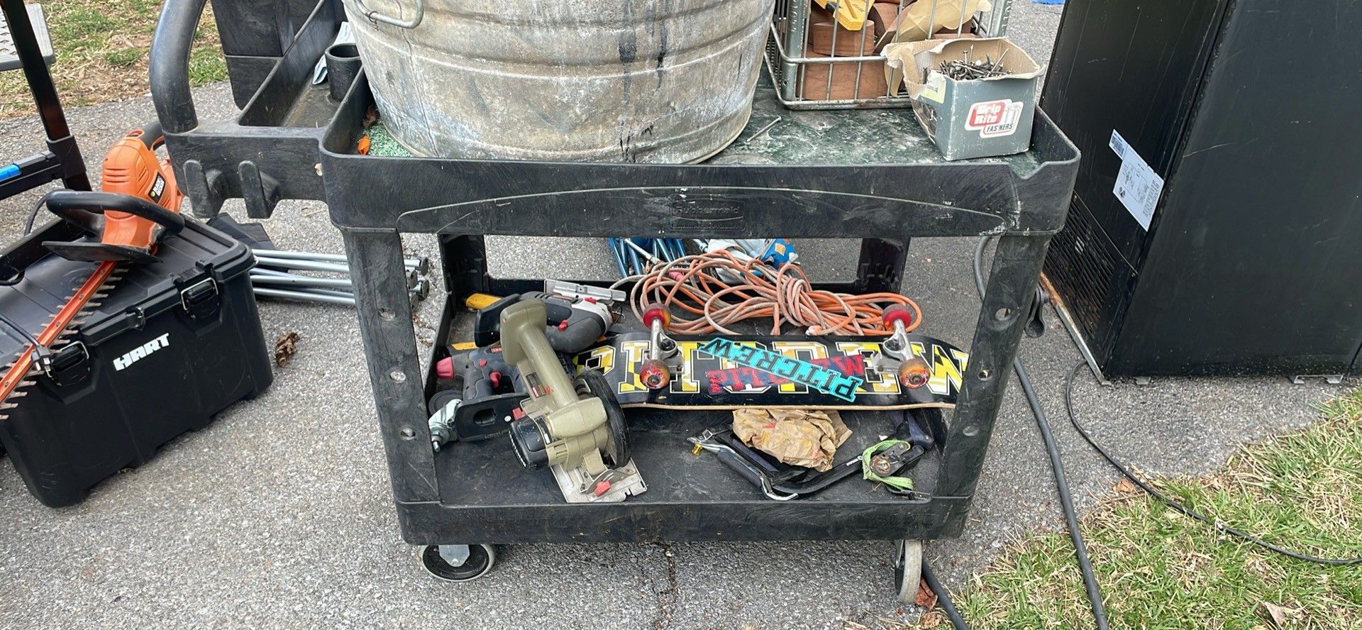 Rubbermaid Utility Cart
