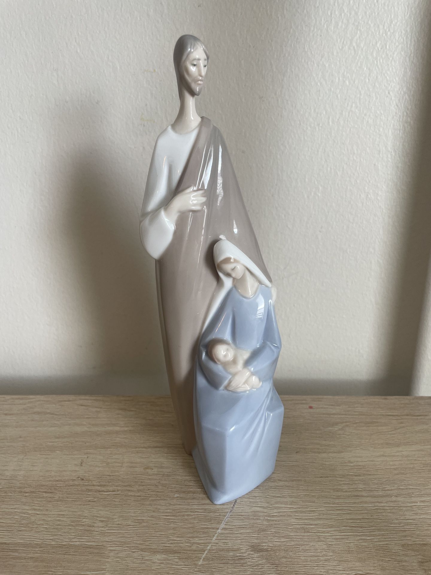 Lladro Ceramic Nativity Figurine