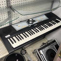 Yamaha Music, Keyboard YTP – 200