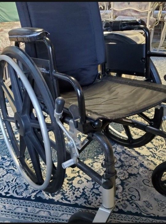 Folding Wheel/Transport Chair