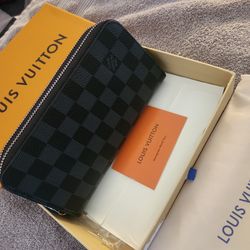 Louis Vuitton
,,,Louis Vuitton Wallet