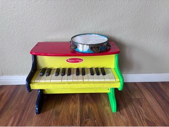 Melissa and Doug piano