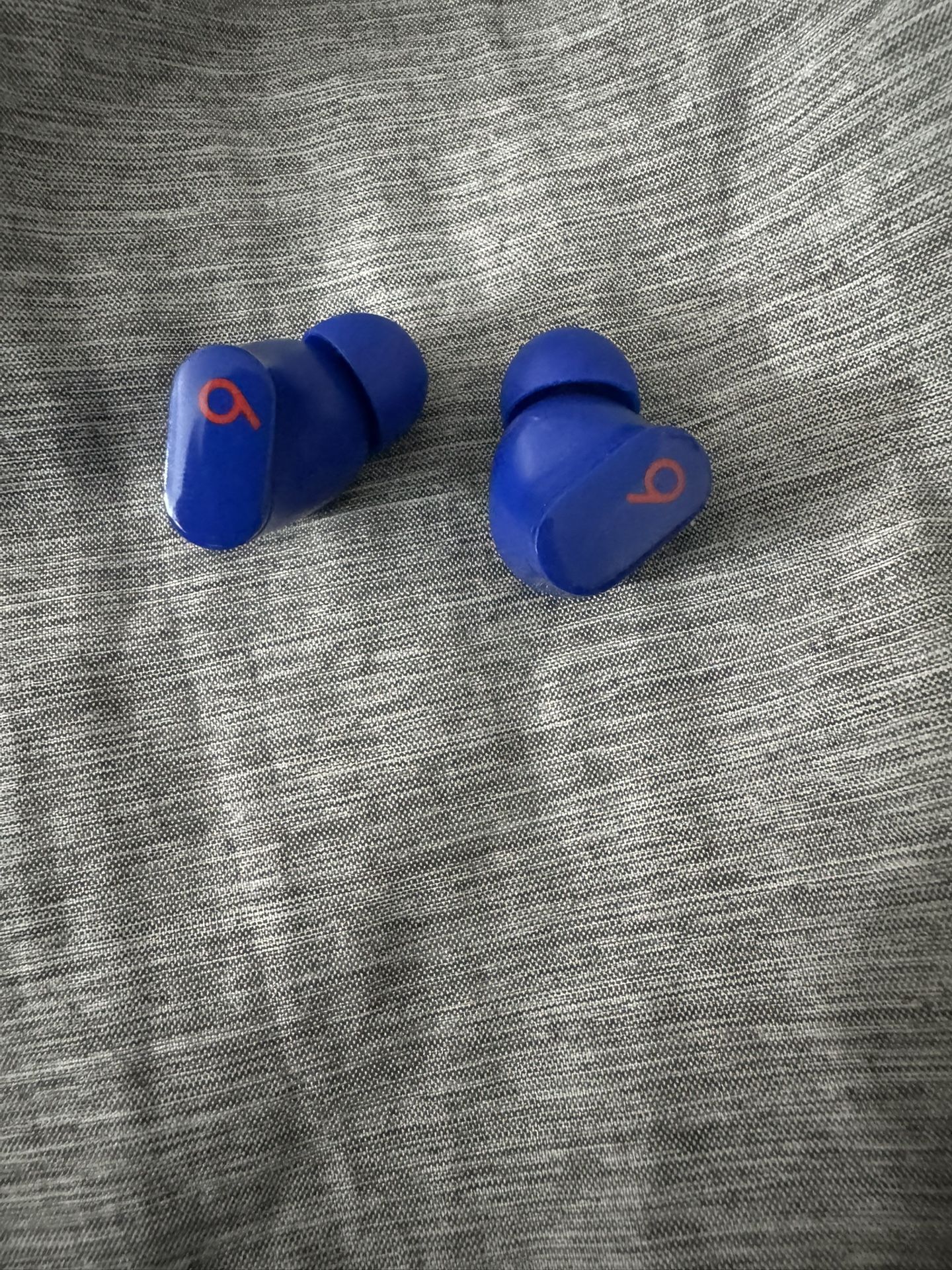 Beats Studio Earbuds No Case for Sale in Los Angeles, CA OfferUp