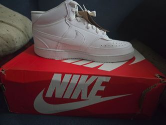 Nike sneakers 10.5 men
